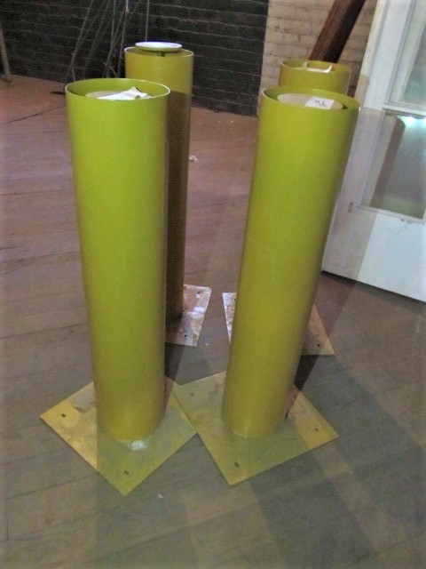 lot 318 image: Lot of 4 Industrial Steel Posts