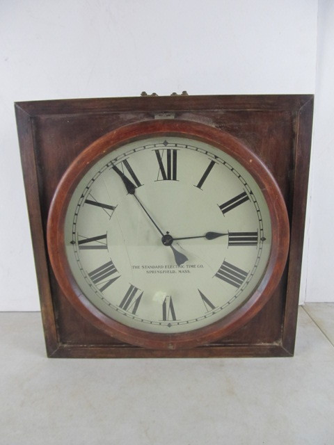 lot 319 image: Original Vintage 1920s Era STANDARD ELECTRIC TIME Company DepotSchool Clock