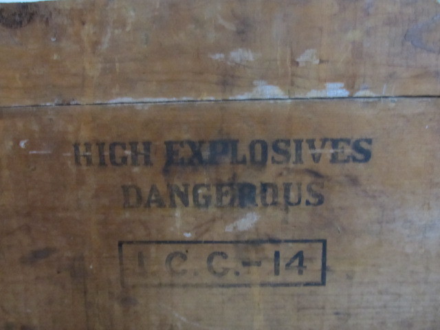 lot 107 image: Antique DUPONT High Explosives Dovetailed Wood Crate