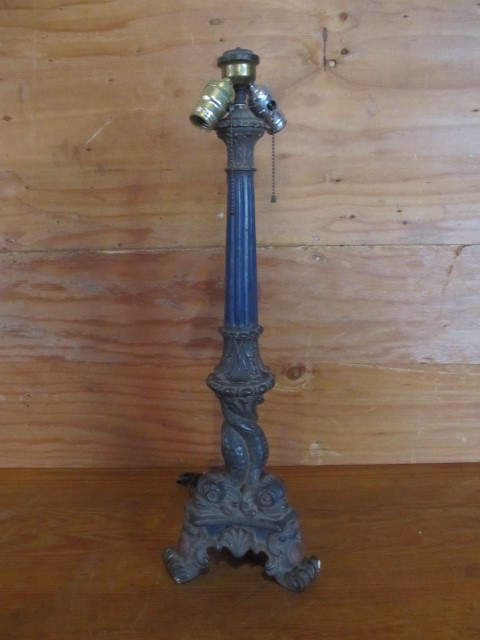 lot 113 image: Antique 1880s Dolphin Ware  Fish Table Lamp