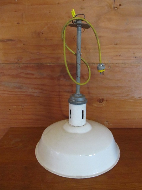 lot 119 image: Vintage IndustrialService Station White Porcelain ABOLITE Light Fixture