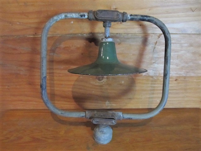 lot 136 image: Vintage IndustrialService Station Green Porcelain Light Fixture wBracket
