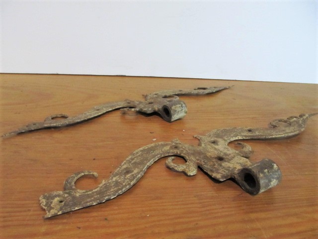 lot 153 image: Matching Pair of LARGE Antique Iron Door Hinges
