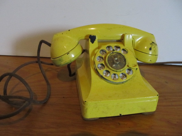 lot 155 image: Vintage 1920s-30s WESTERN ELECTRIC Bell System YELLOW Rotary Dial Telephone