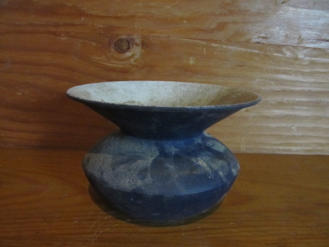lot 159 image: Antique Cast Iron Saloon Style Spittoon 