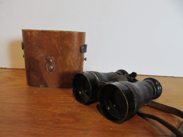 lot 160 image: Pair of Antique Leather & Brass French Military Binoculars