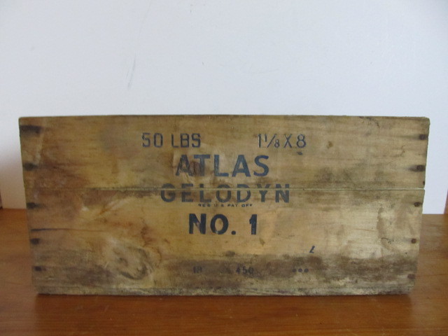 lot 165 image: Antique ATLAS POWDER Company Wooden Explosives Crate