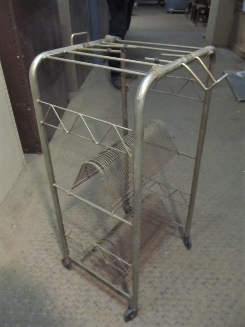 lot 339 image: Vintage Rolling Turntable Record Stand
