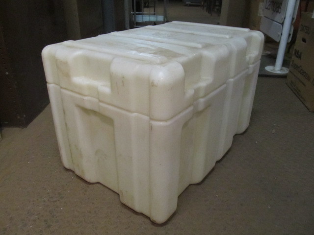 lot 341 image: Large Heavy Duty Plastic Storage Bin