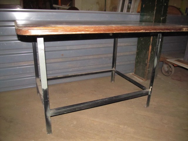 lot 357 image: Large Vintage Oak Top Industrial Steel Table