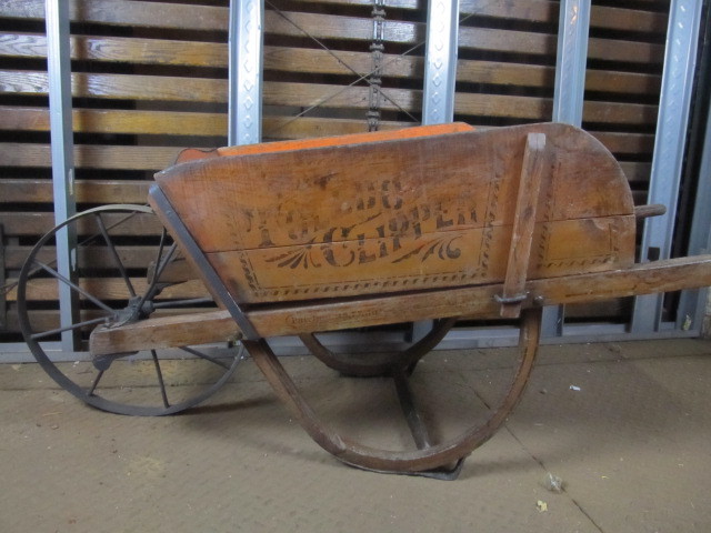 lot 7 image: Early Antique 1880s TOLEDO CLIPPER Wheelbarrow