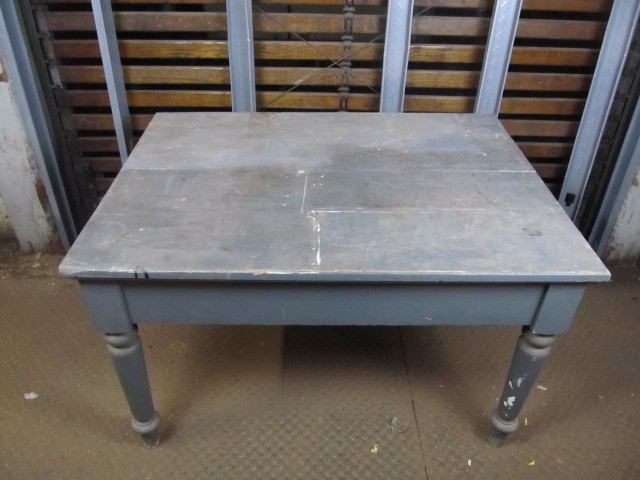 lot 6 image: Primitive Antique Painted Pine Farmhouse Harvest Table