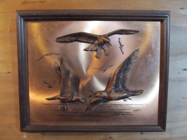 lot 405 image: Vintage Signed JOHN LOUW 3-D Copper Flying Seagulls Artwork.