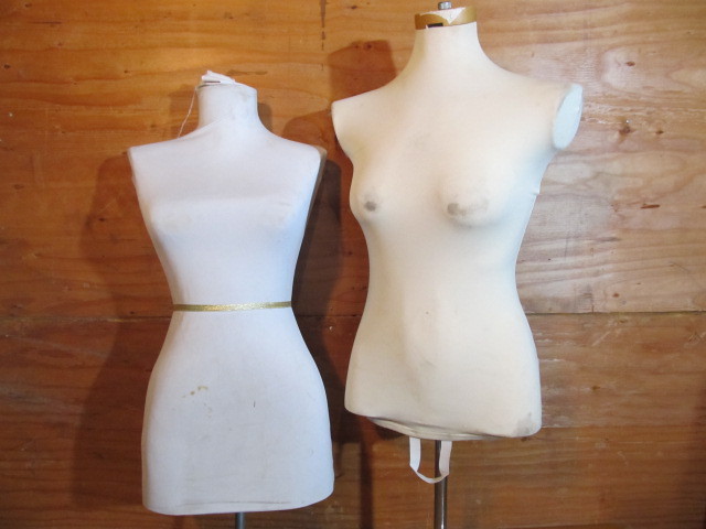 lot 409 image: Vintage Female Mannequins - One  wStand