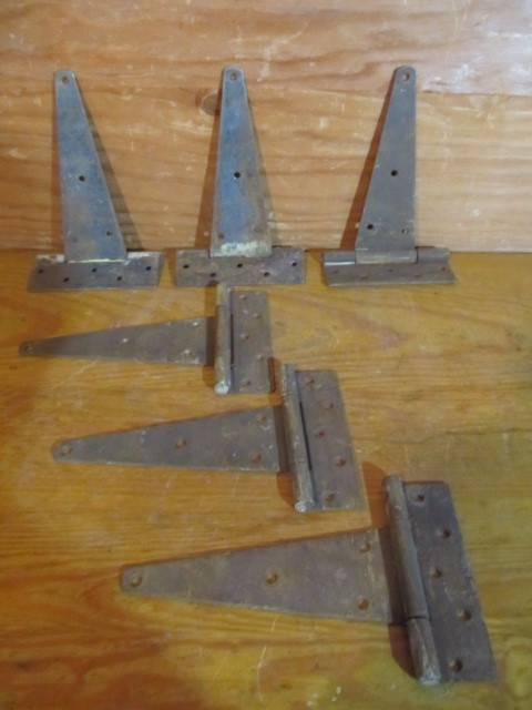 lot 410 image: Set of 6 Matching Antique Industrial Iron Door Hinges