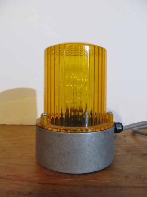 lot 414 image: Working Vintage Rotating Siren Light