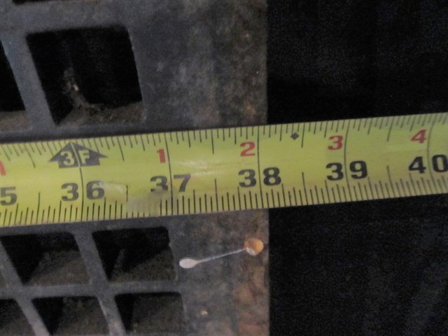 lot 423 image: Large Antique Cast Iron Industrial Floor Grate