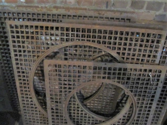 lot 424 image: Lot of 4&nbspLarge Antique Cast Iron Industrial Floor Grates