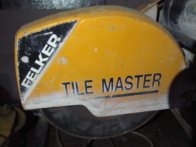 lot 220 image: Working Felker Tile Master Tile Saw