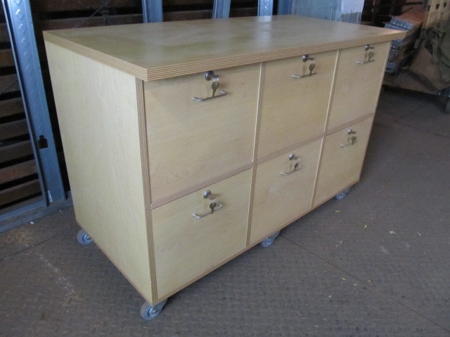 lot 396 image: Top Quality MINT Condition Rolling 6-Drawer Rolling File Cabinet