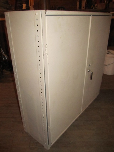 lot 448 image: 2-Door Industrial Metal Storage Cabinet wShelves