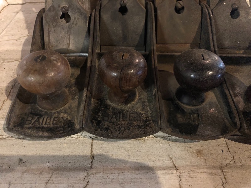 lot 416 image: Lot of 5 Vintage & Antique STANLEY Bailey No. 6 Woodworking Planes & No. 5 12