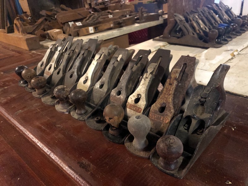 lot 418 image: Lot of 10 Vintage & Antique STANLEY No. 4 and 4 12 Woodworking Planes