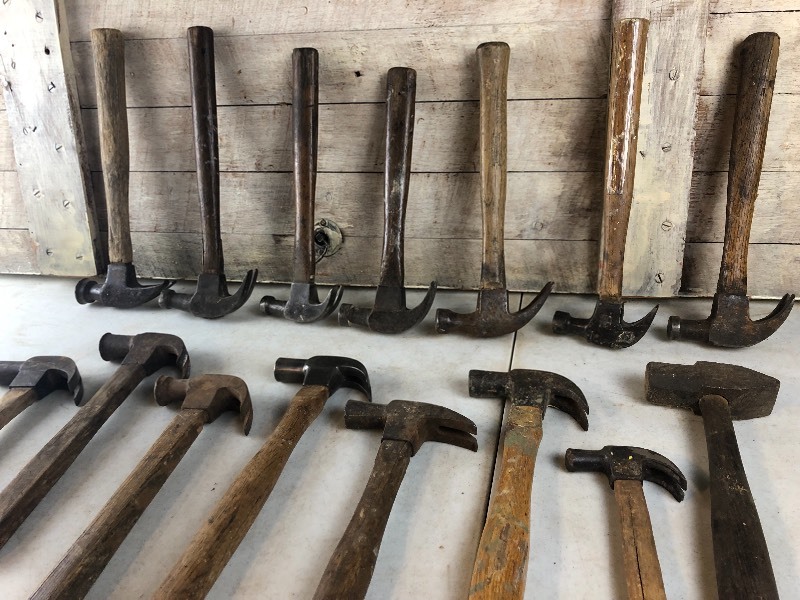 lot 421 image: Lot of 15 Vintage & Antique Wood Handled Hammers