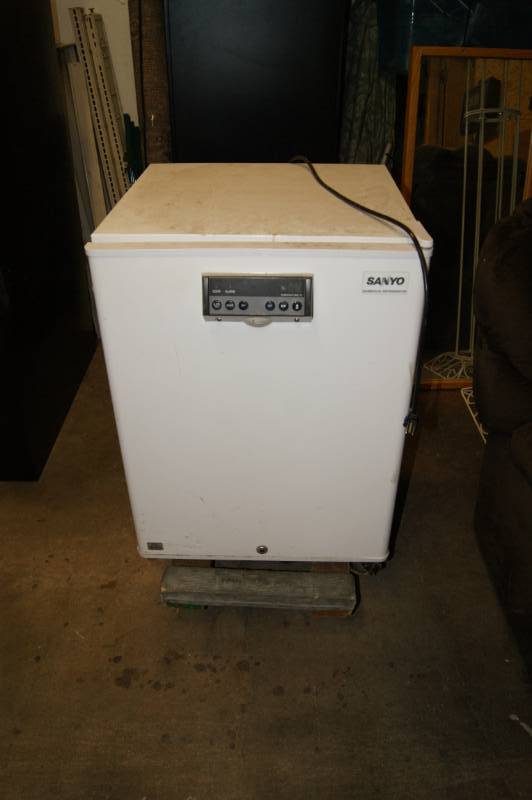 Sanyo Model Sr-L6111W Biomedical RefrigeratorFreezer