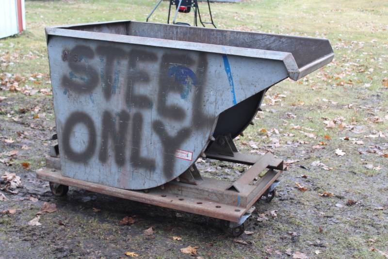 lot 264 image: Dump Cart