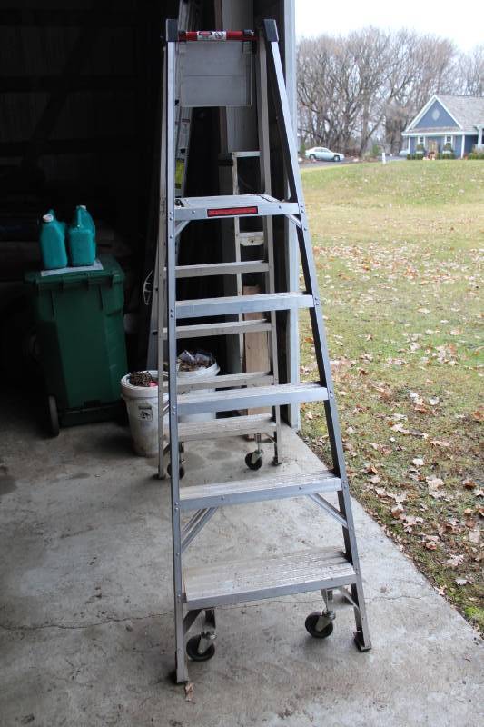 lot 266 image: Werner 5ft. Extra Heavy Duty Stockrs Ladder