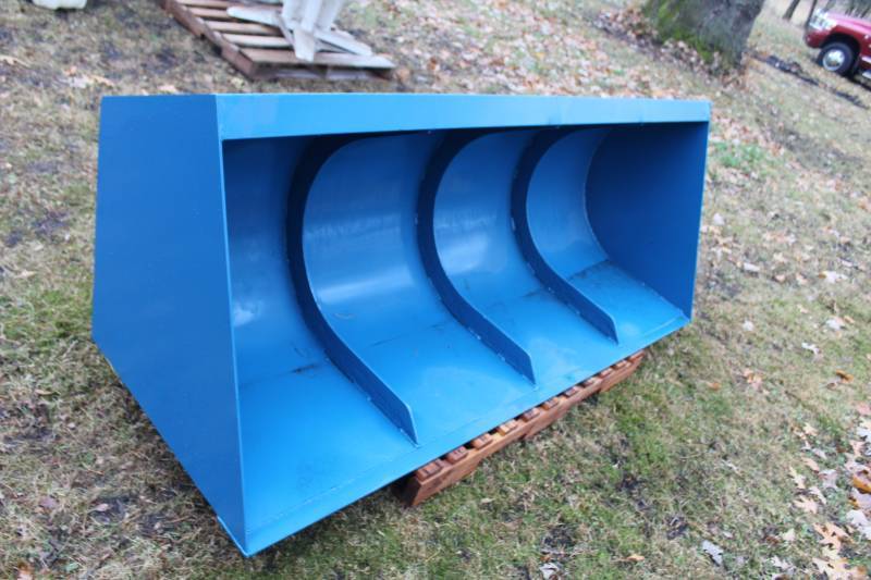 lot 245 image: 7ft. Bucket Attachment