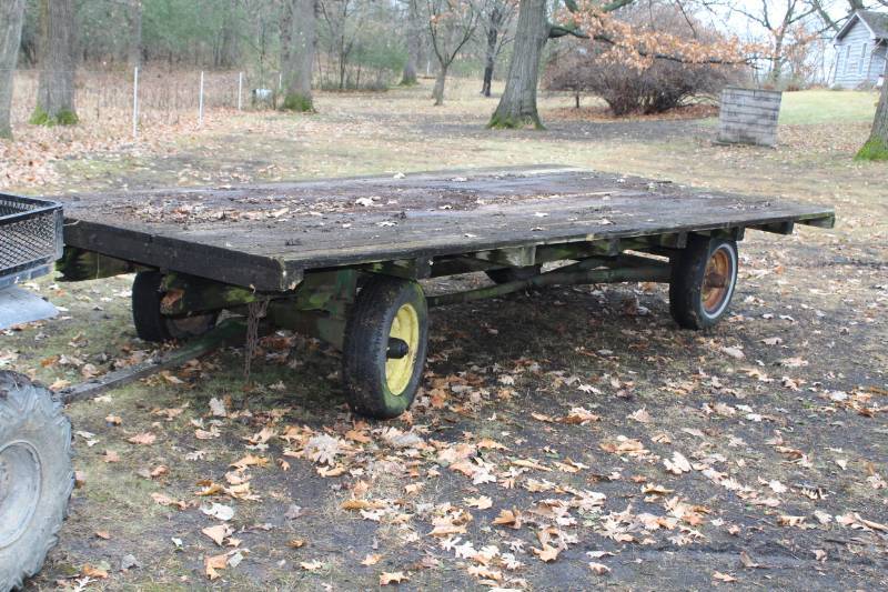 lot 243 image: 4-Wheel Wood Bed Hay Trailer