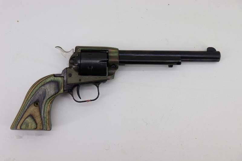 lot 5 image: Heritage RR22MCH6 .22LR.22WMR
