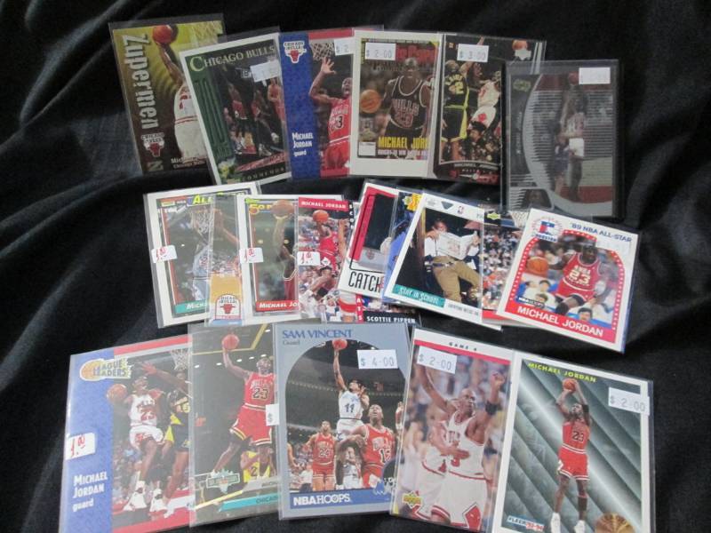 20 Michael Jordan Cards...