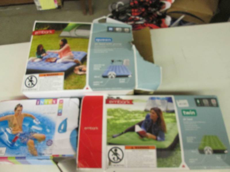 2 Air Mattresses (Queen & Twin), 1 ...