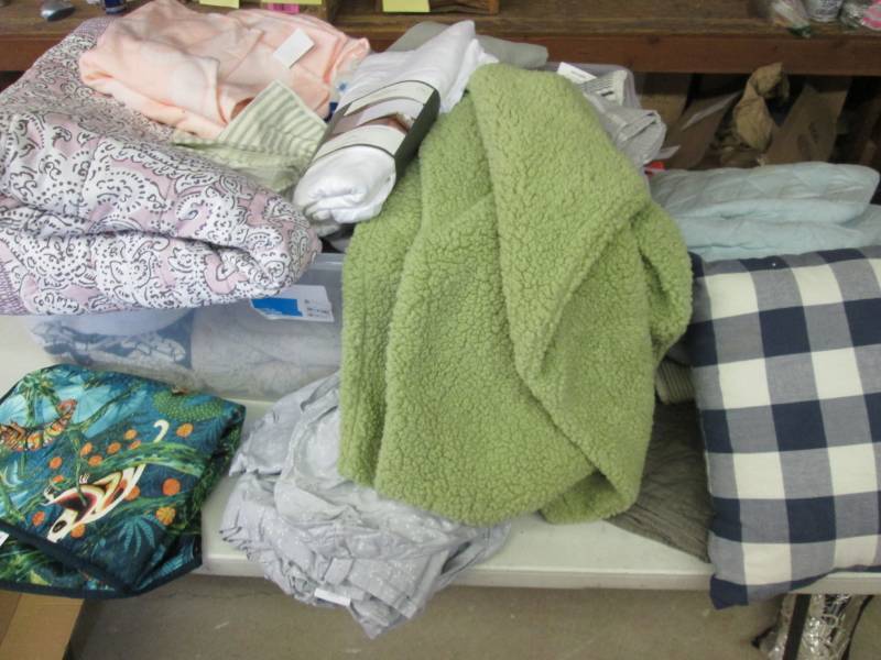 Extra Large Tote of Throw Blankets,...