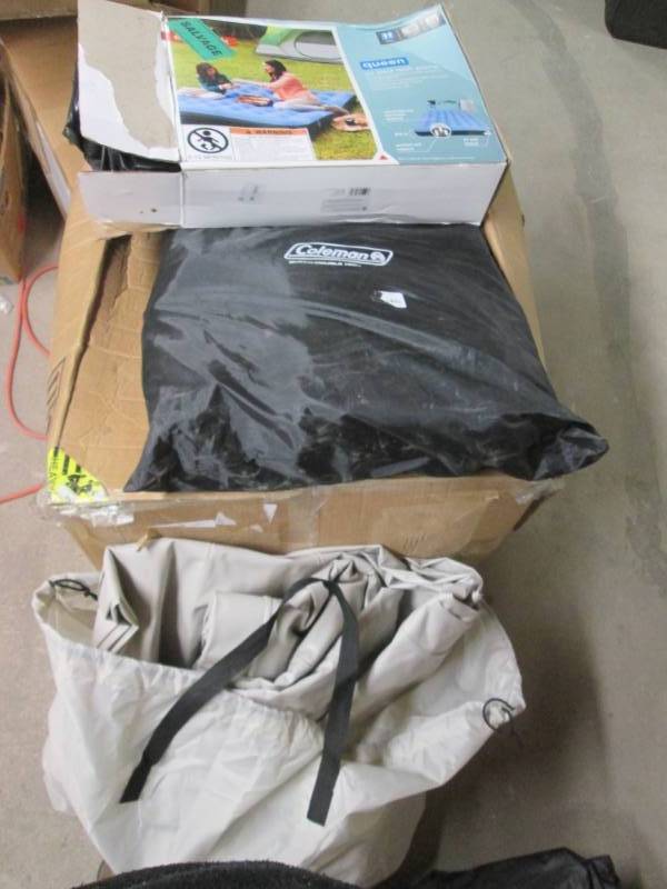 3 Air Mattresses (Queen) Only 1 wi...