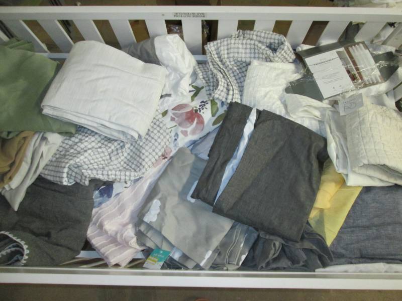 Large Bag of Various Sized Window P...