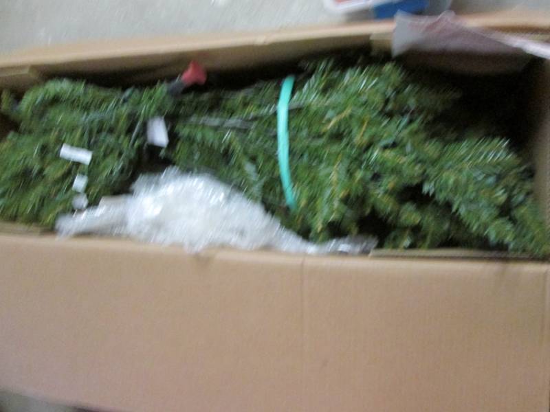 6.5 Pre-Lit Dunhill Fir Tree Mult...