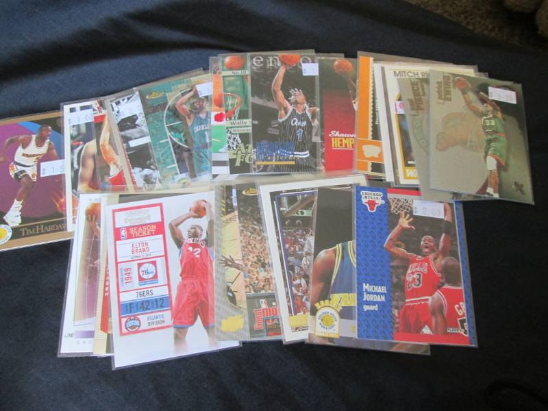 30 Basketball Cards...