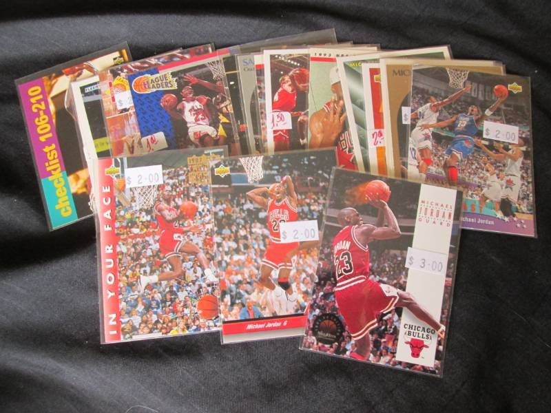 20 Michael Jordan Cards...