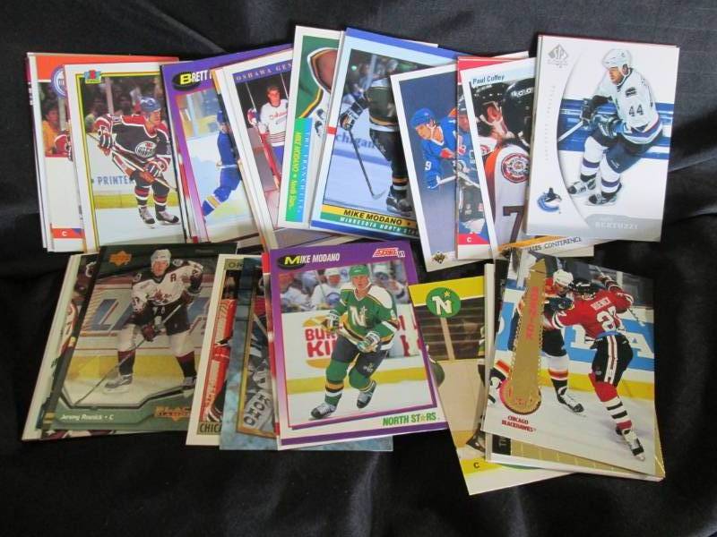 50 Hockey Star Cards...