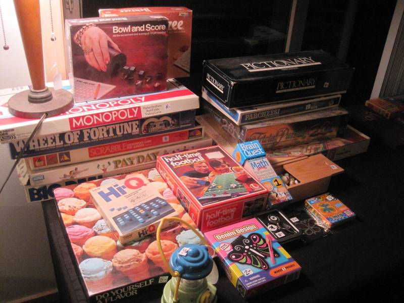 lot 48 image: Lot of misc family games,board games, backgammon, marbles, etc