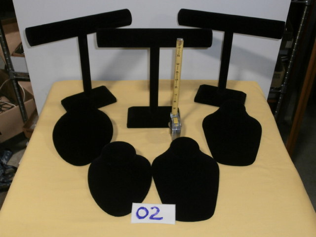 lot 2 image: Retail Jewelry Display Group #2