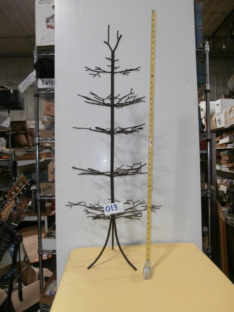 lot 13 image: Metal Tree Display Piece