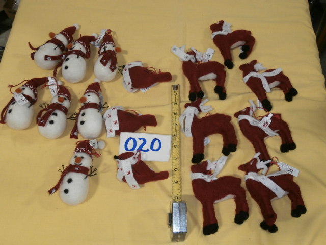 lot 20 image: Group of Christmas Ornaments