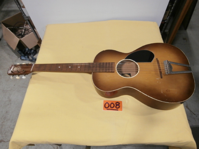 lot 8 image: Vintage RICHARDS Acoustic Guitar