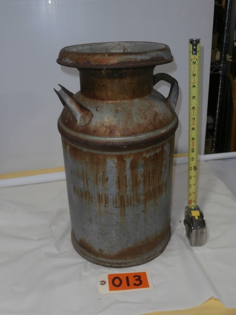 lot 13 image: DULUTH MILK CO. Milk Can