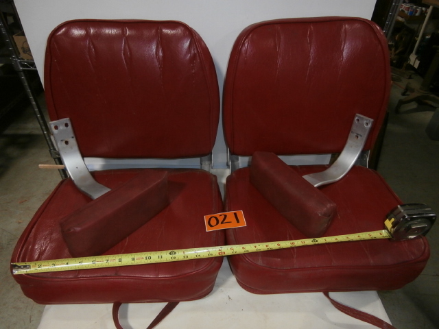 lot 21 image: Pair of Boat Seats & Arm Rests